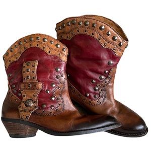 VINCE CAMUTO Madalissa Leather Cowboy Boots